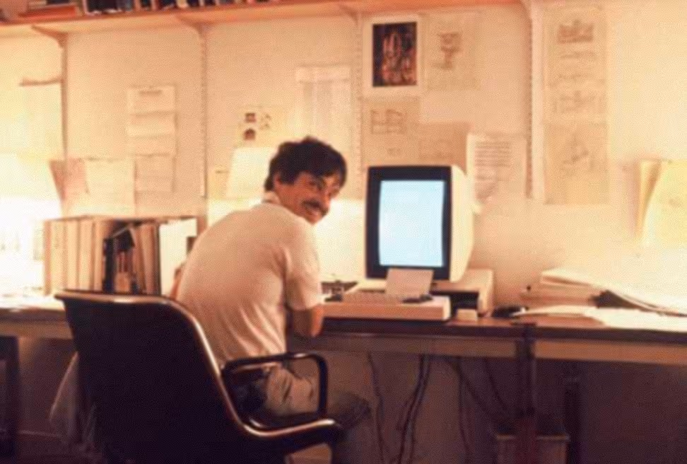 Alan pictured at PARC with a Xerox Alto. Image from Quora.